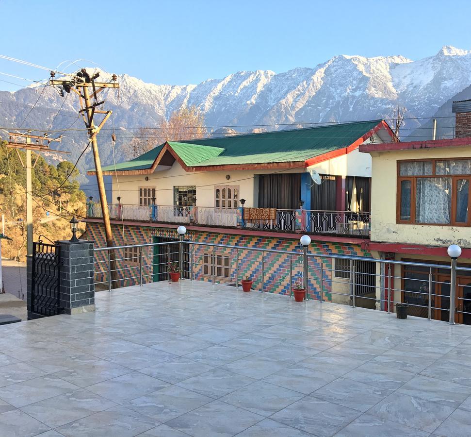 Ess & Bee Resorts Dharamshala Esterno foto