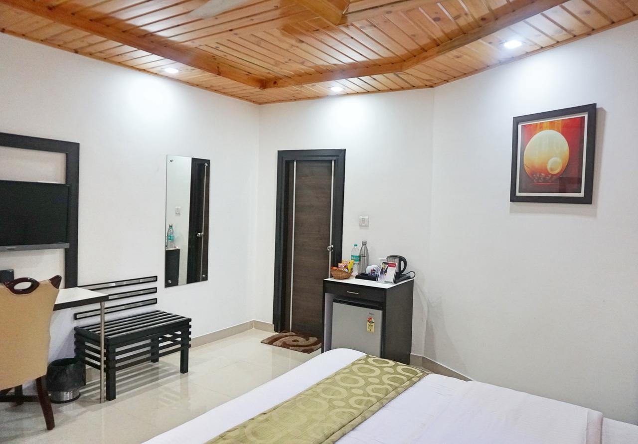Ess & Bee Resorts Dharamshala Esterno foto