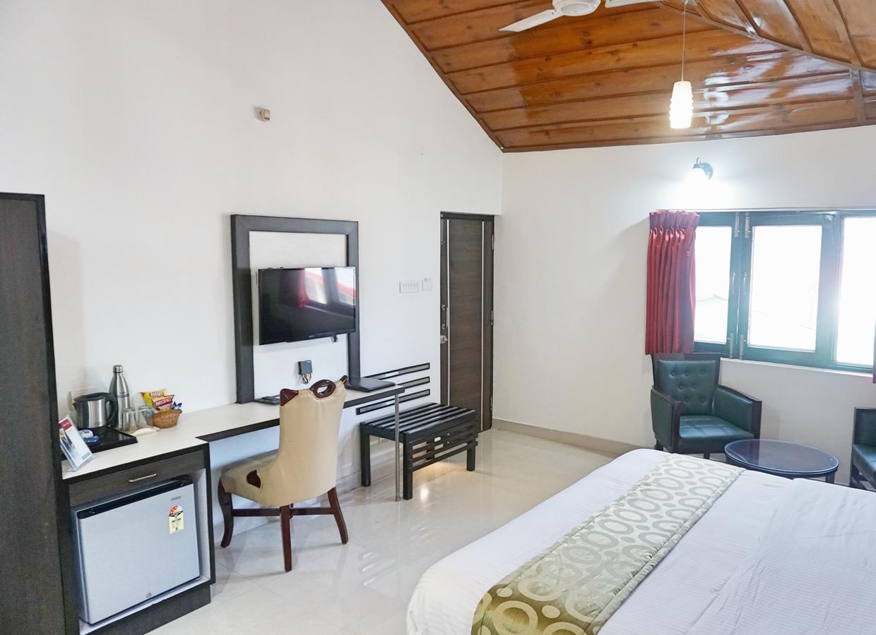 Ess & Bee Resorts Dharamshala Esterno foto