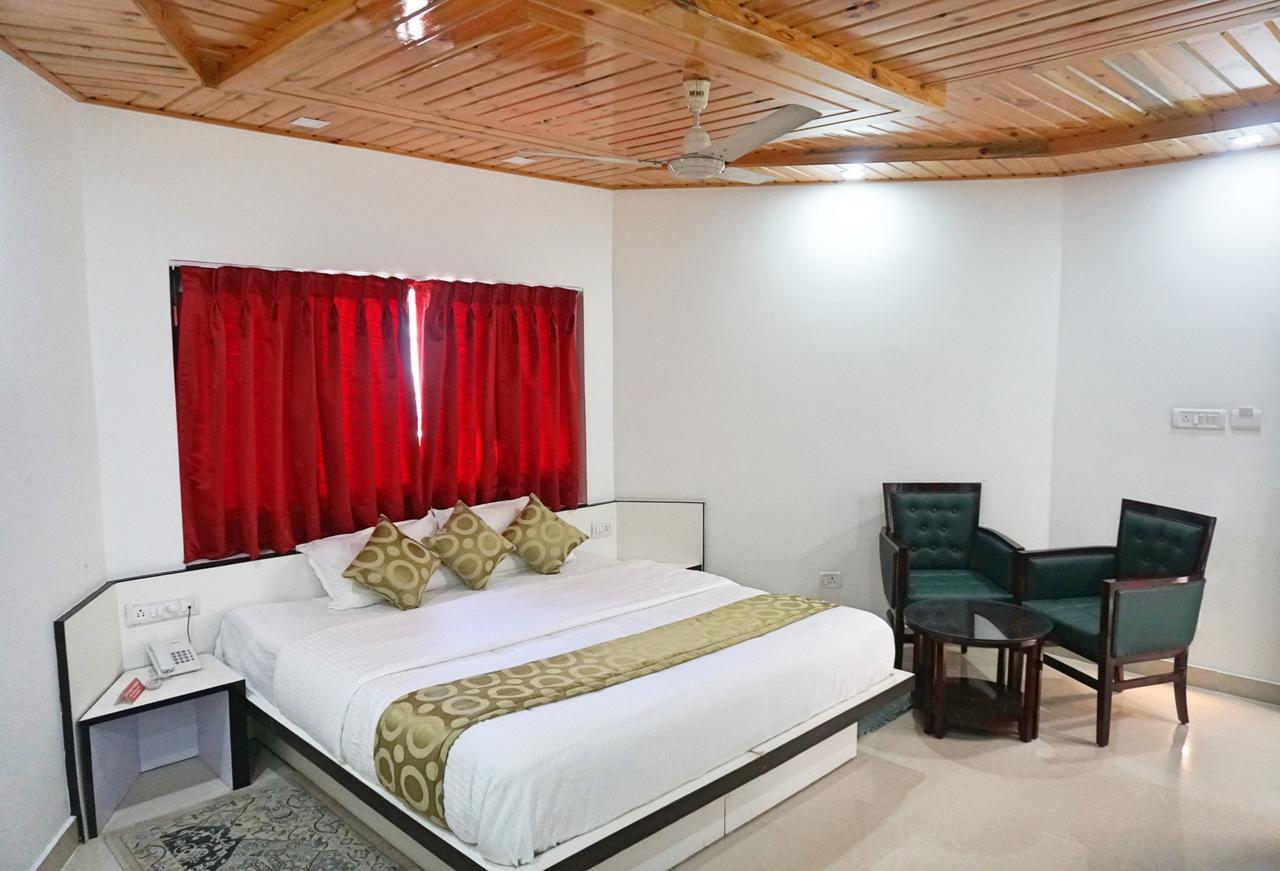 Ess & Bee Resorts Dharamshala Esterno foto